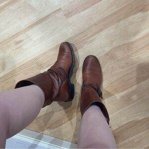 Vintage Frye Brown Boots (9)